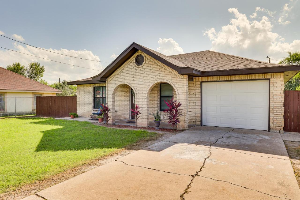 San Juan Home With Spacious Backyard Near Border! Exterior photo